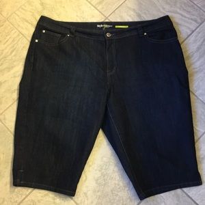 Style & Co Bermuda jeans/ pedal pushers. 22W